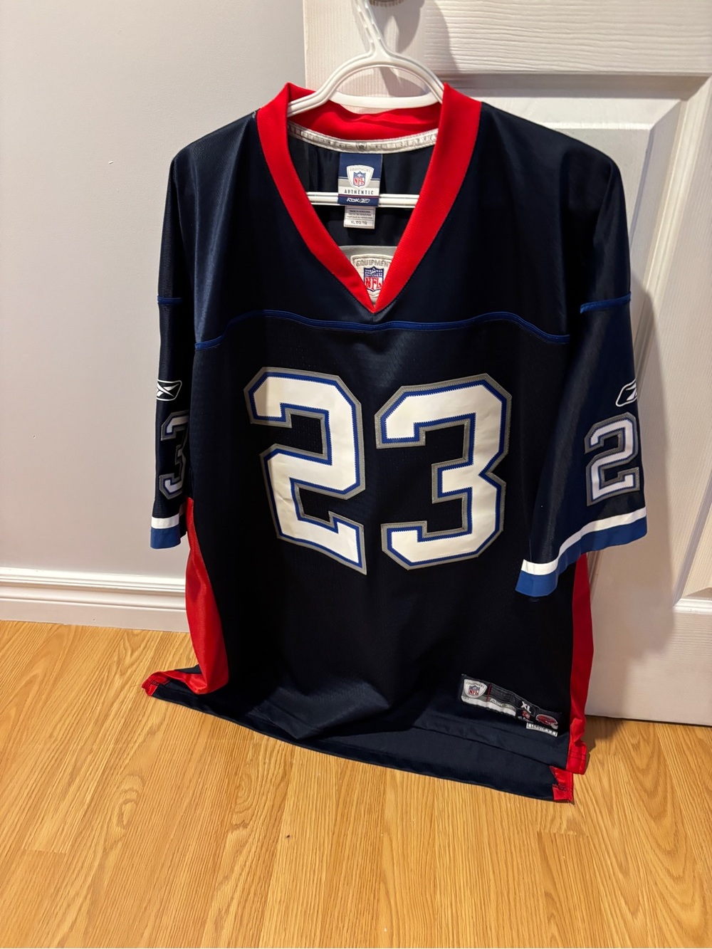 Reebok Marshawn Lynch XL jersey
